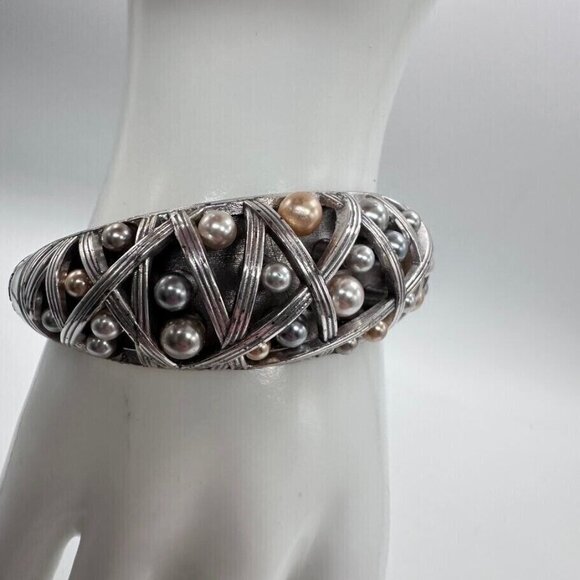 Brighton Bracelet Hinged Silver Tone Imitation Pearls Cuff Magnetic Closure - Picture 1 of 14